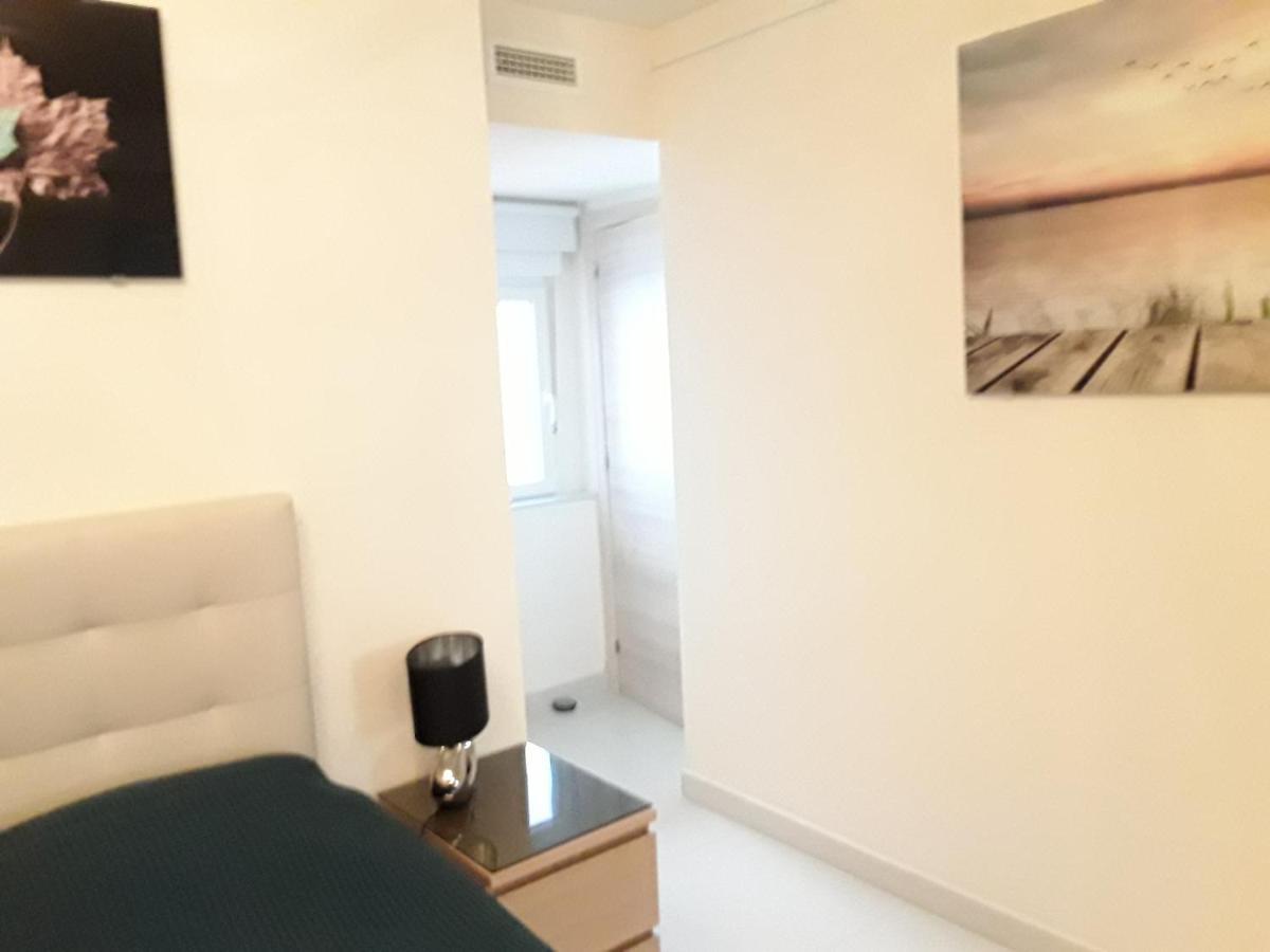 Ferienwohnung Front Port Line Sleeps 6 Marbella Exterior foto